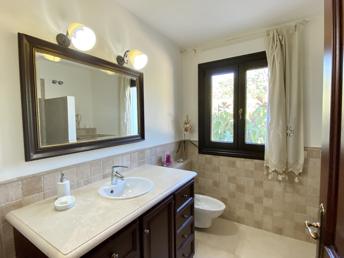 f0ad0fdd25aa1fcdce074da48ec6817f - 9