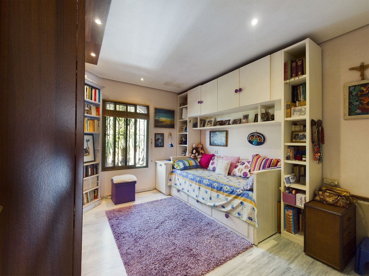 f3e0a4dae2d8bf0cac668742ef6a2577 - 12