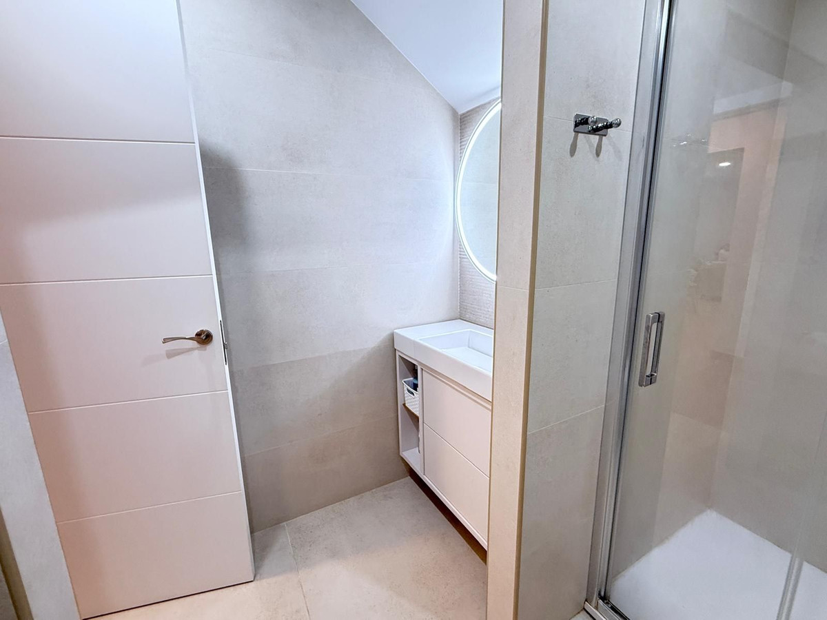 f433b087a92603a00cfd3abf230fca55 - 48