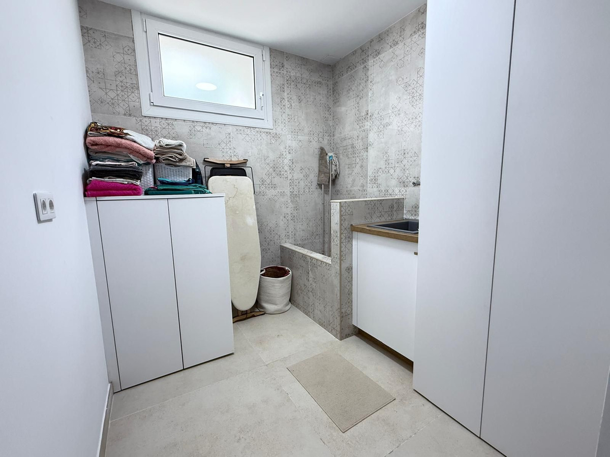 f433b087a92603a00cfd3abf230fca55 - 50