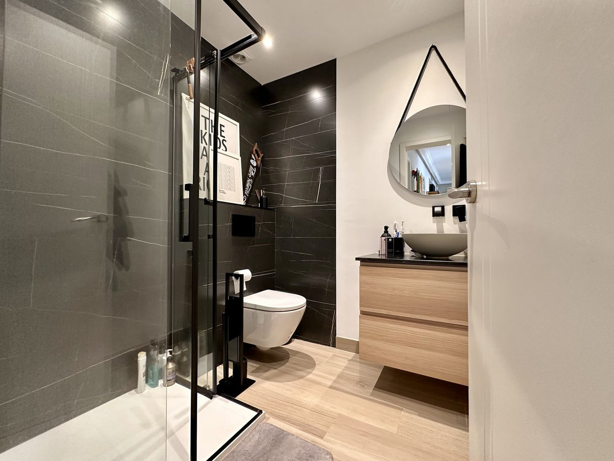 f4fd9b4046aa9ab96c379c490646cec2 - 12