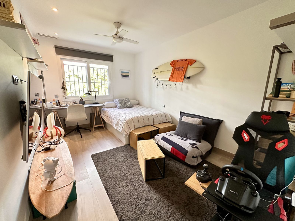 f4fd9b4046aa9ab96c379c490646cec2 - 9