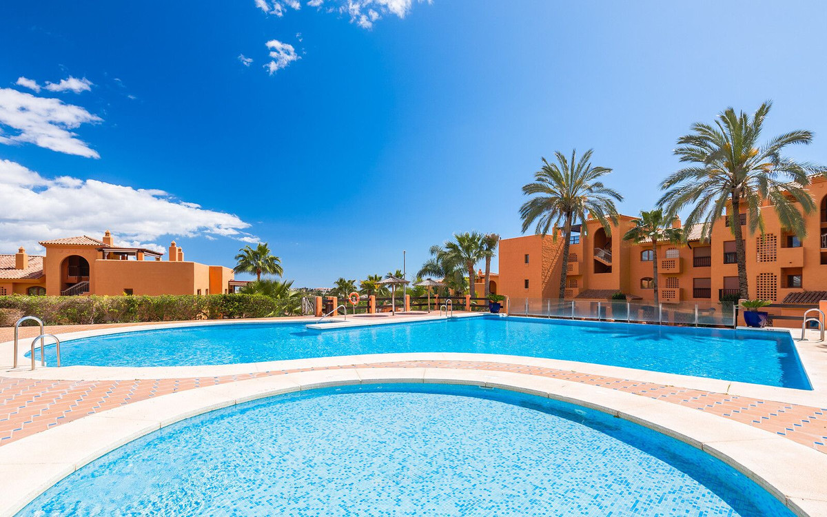 f607182f53ff349f3e7a97773bdbe361 - 1