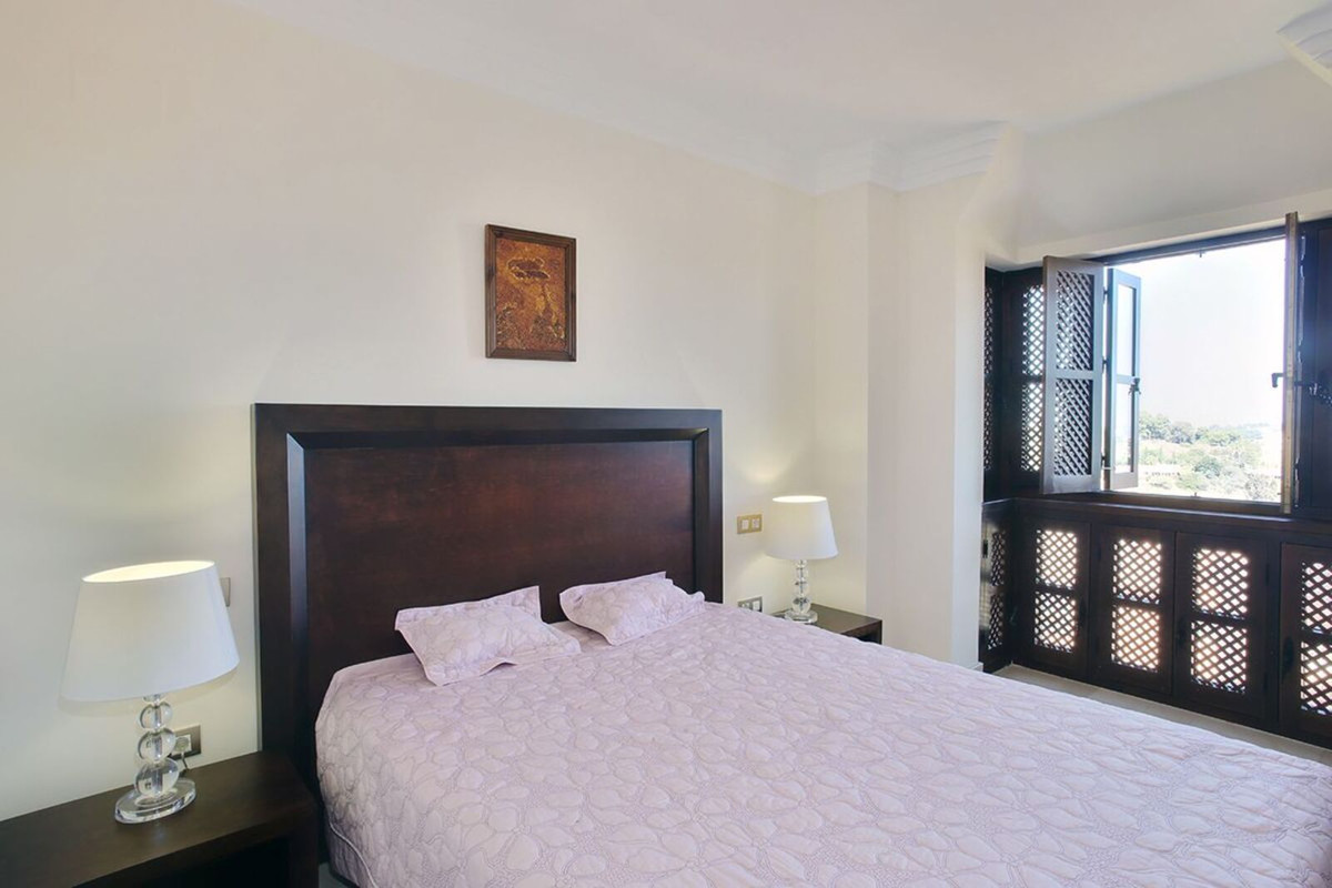 f607182f53ff349f3e7a97773bdbe361 - 12