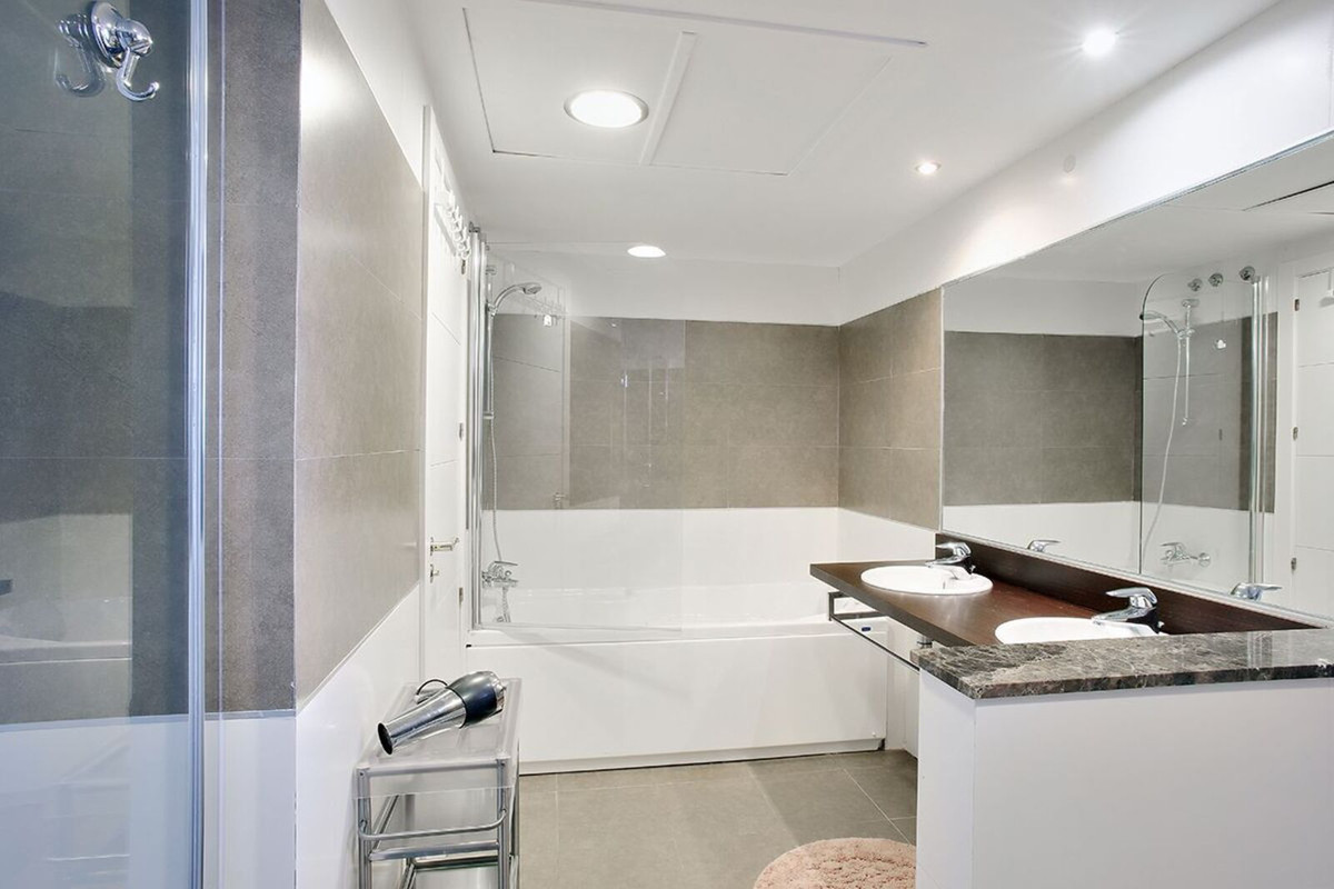 f607182f53ff349f3e7a97773bdbe361 - 14