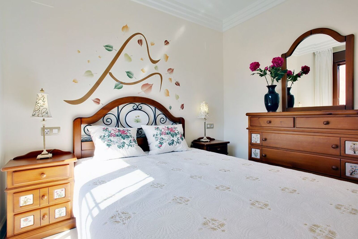 f607182f53ff349f3e7a97773bdbe361 - 16