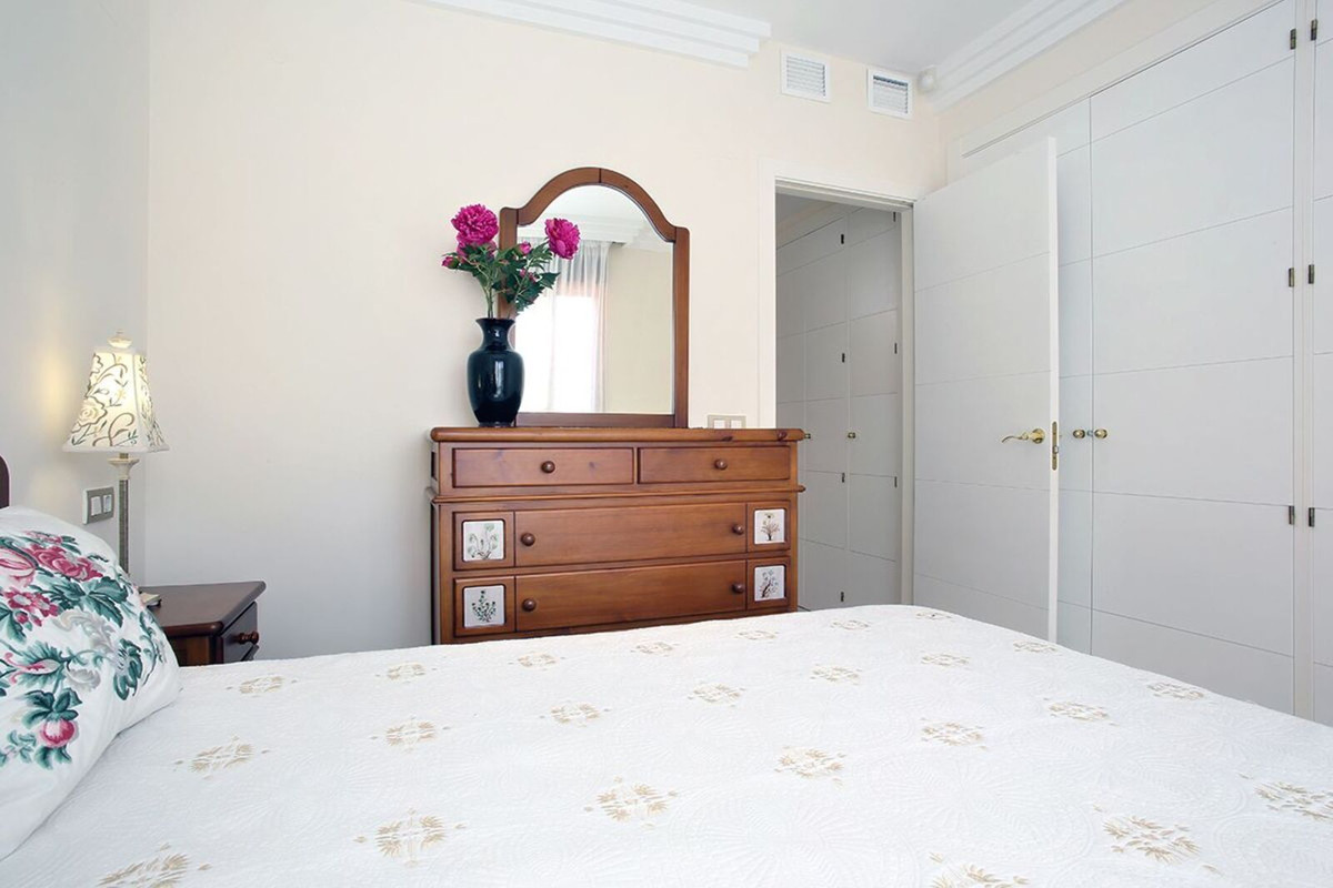 f607182f53ff349f3e7a97773bdbe361 - 19