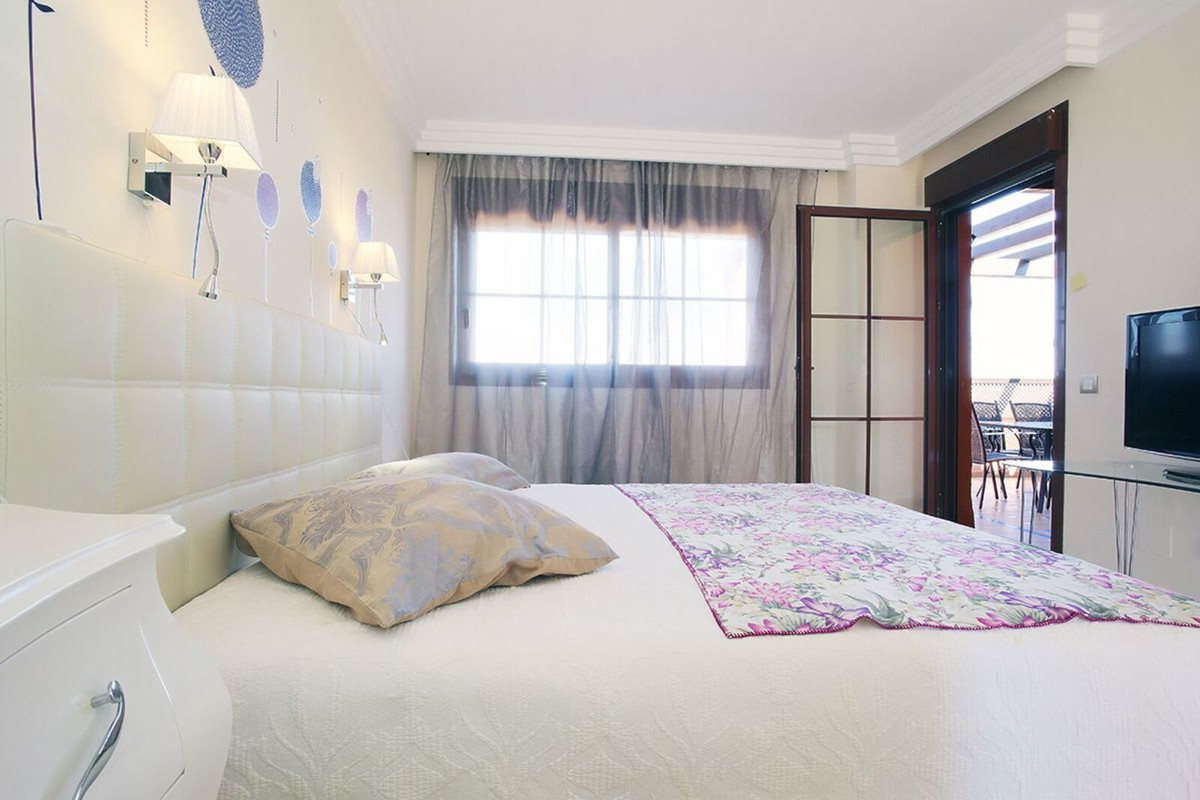 f607182f53ff349f3e7a97773bdbe361 - 21