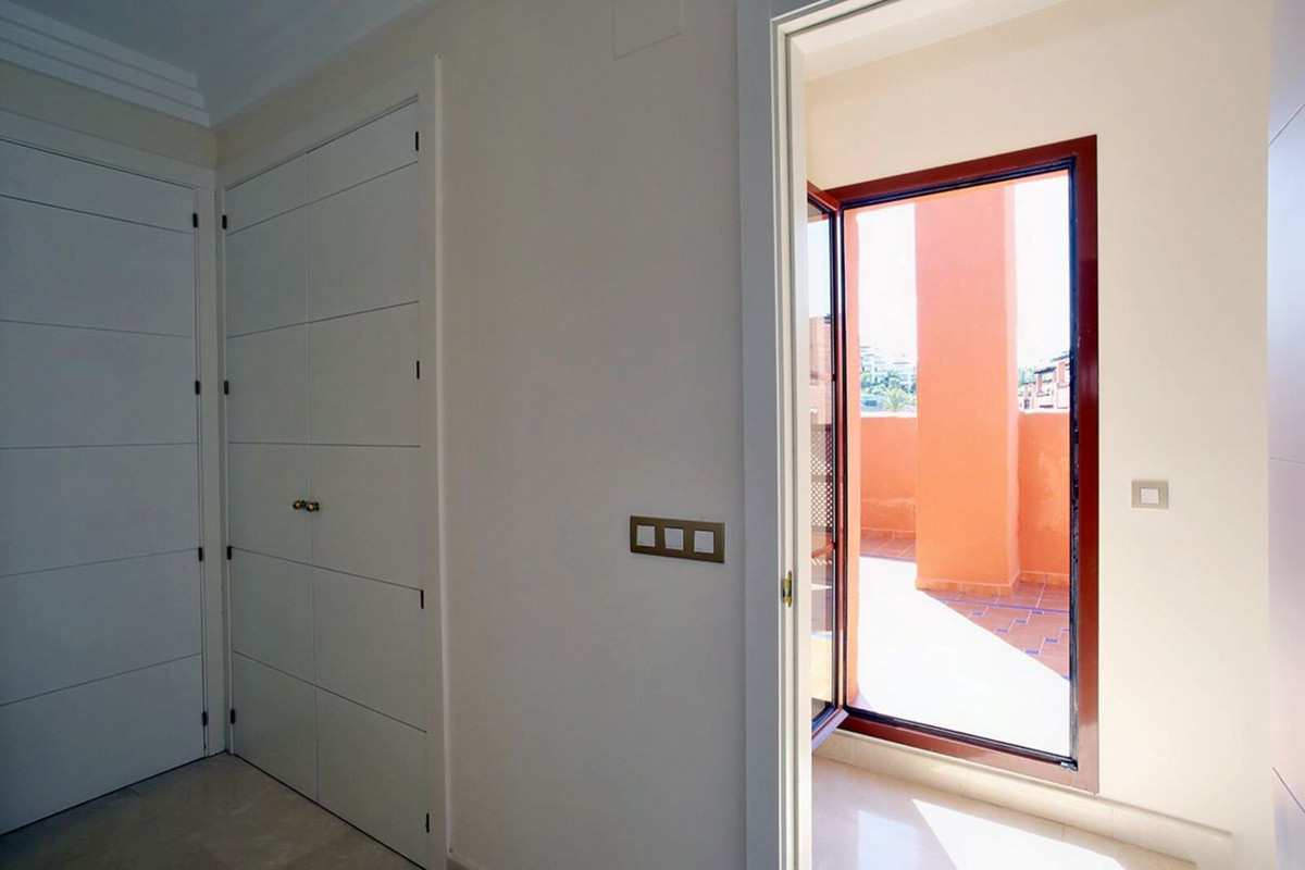 f607182f53ff349f3e7a97773bdbe361 - 23