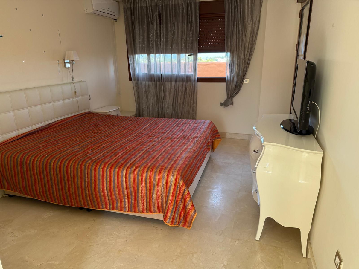 f607182f53ff349f3e7a97773bdbe361 - 24