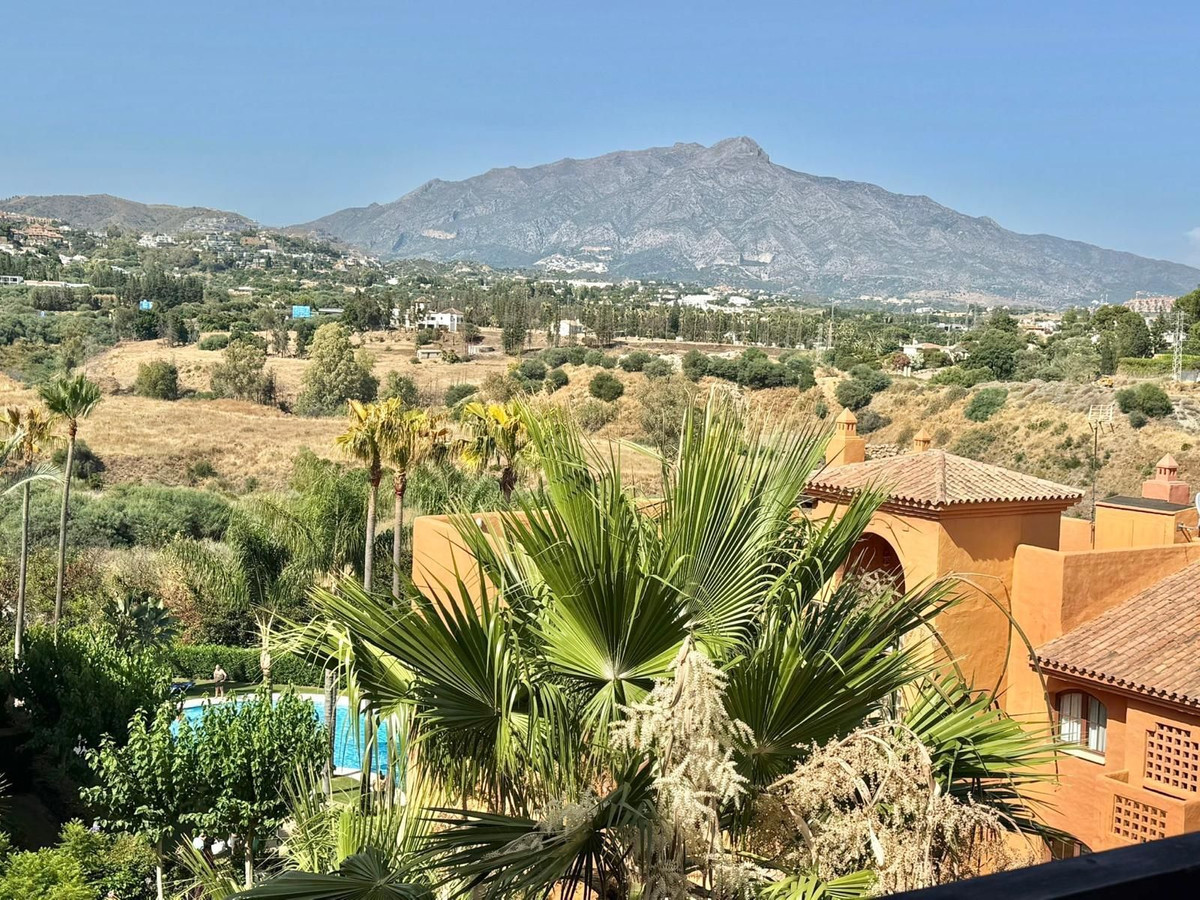 f607182f53ff349f3e7a97773bdbe361 - 27