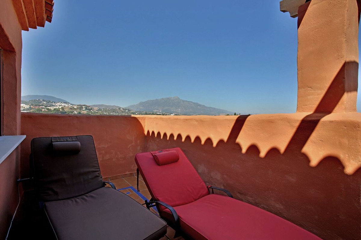 f607182f53ff349f3e7a97773bdbe361 - 30