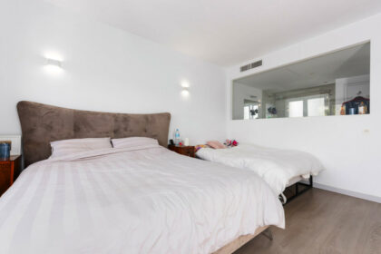 f60e8b44a35f4f967f3a67f4442c8744 - 14