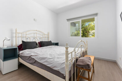 f60e8b44a35f4f967f3a67f4442c8744 - 19