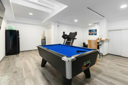 f60e8b44a35f4f967f3a67f4442c8744 - 24