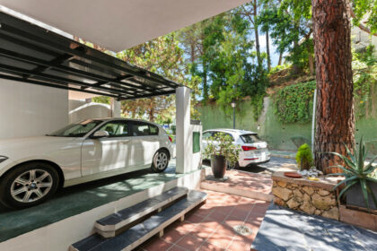 f60e8b44a35f4f967f3a67f4442c8744 - 27