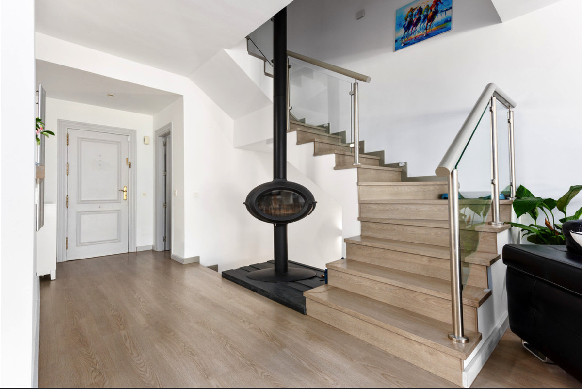 f60e8b44a35f4f967f3a67f4442c8744 - 9