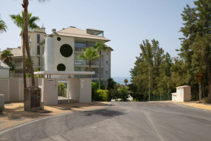 f8556c18e667f82d8141d37ac4b9c2ce - 21