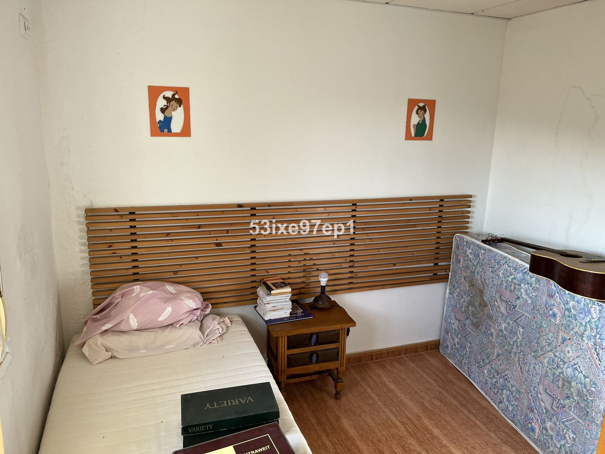 f8bcbd36faa5eeba1057a1cef520ab1a - 16