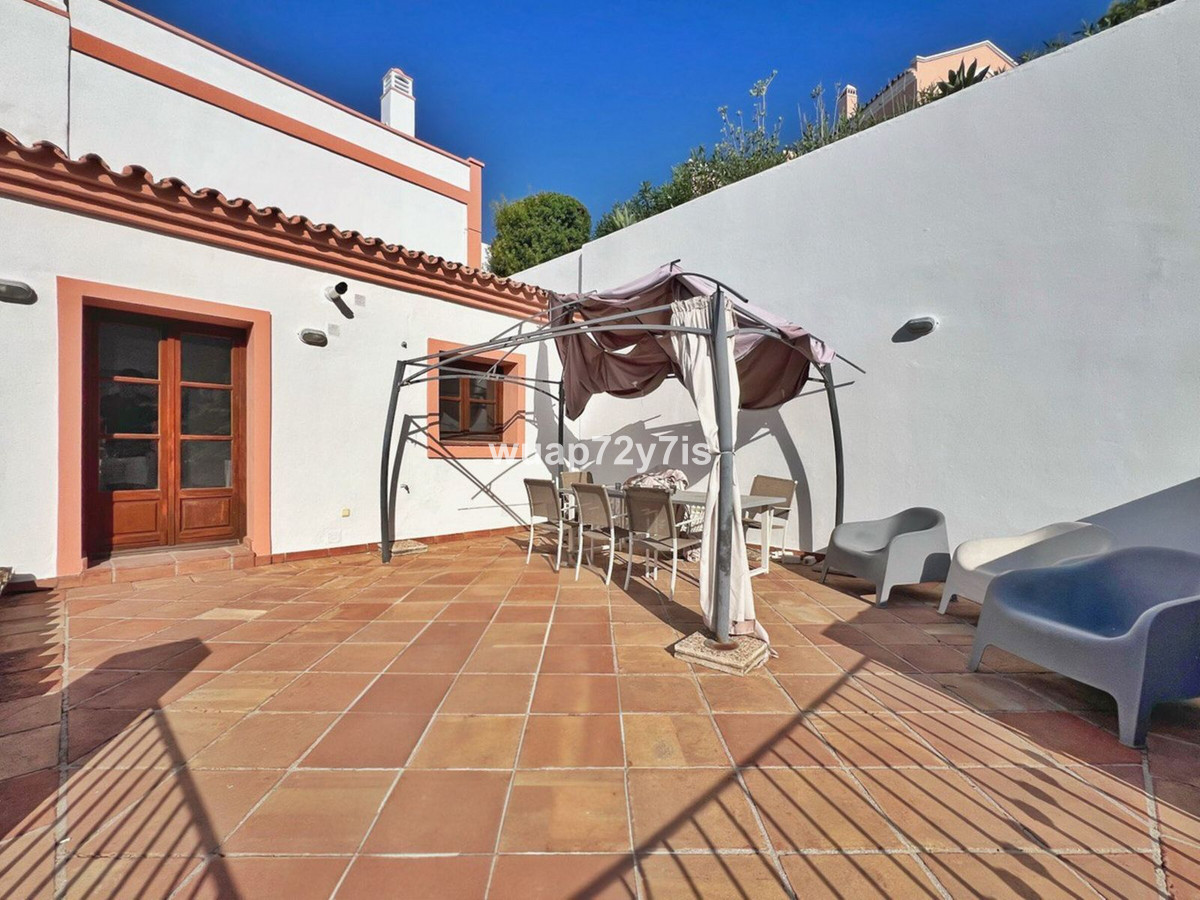 f9a2e9f01e37e08262a9936f8b35f5a8 - 16