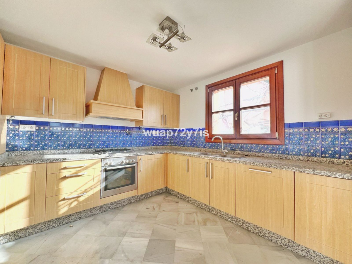 f9a2e9f01e37e08262a9936f8b35f5a8 - 18