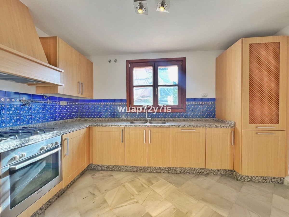 f9a2e9f01e37e08262a9936f8b35f5a8 - 19