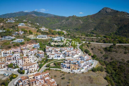 f9a2e9f01e37e08262a9936f8b35f5a8 - 36