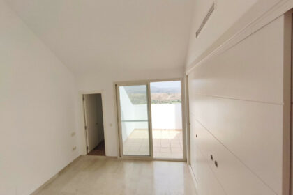 fff576383fb356bc14502c20f1b273c4 - 20