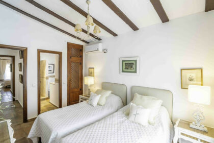 001174d970c318c69de10d50243906be - 20