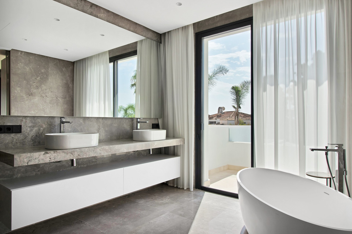 00fbf62dfe267c06792925339db8dfaf - 17