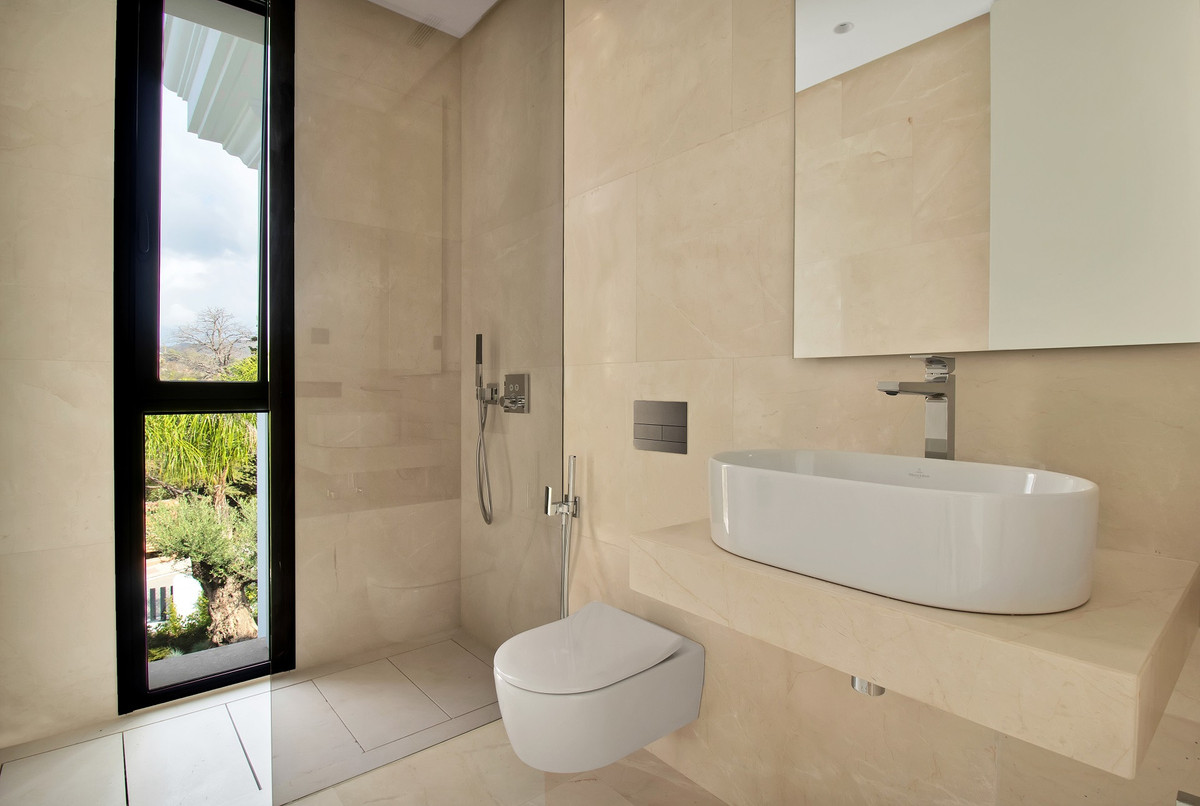 00fbf62dfe267c06792925339db8dfaf - 23