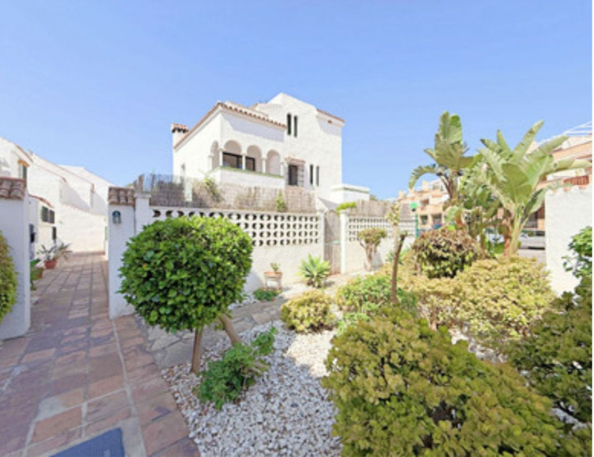 0108cd970c9900821f0c20aea592c1e3 - 1