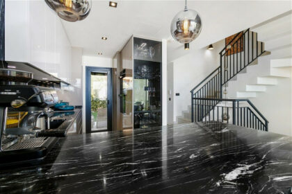 01549613a7ba5990c8e8b6615a0f4c9c - 10