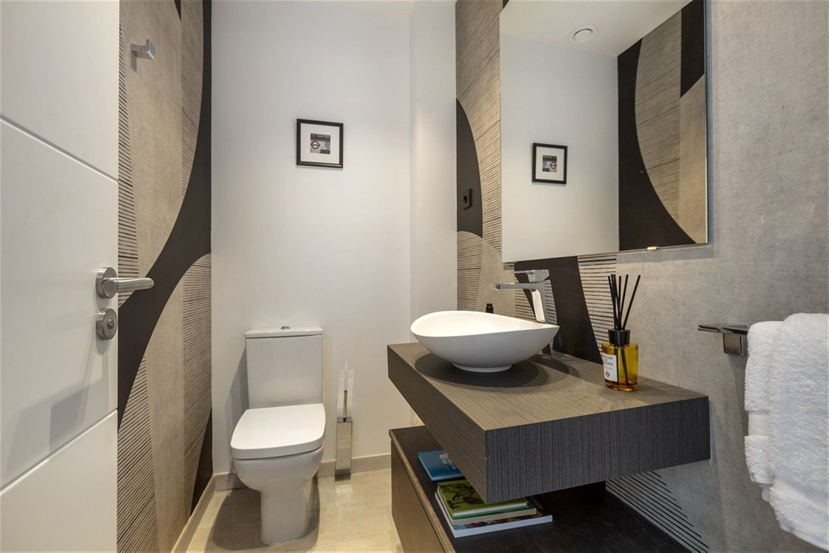 01549613a7ba5990c8e8b6615a0f4c9c - 19