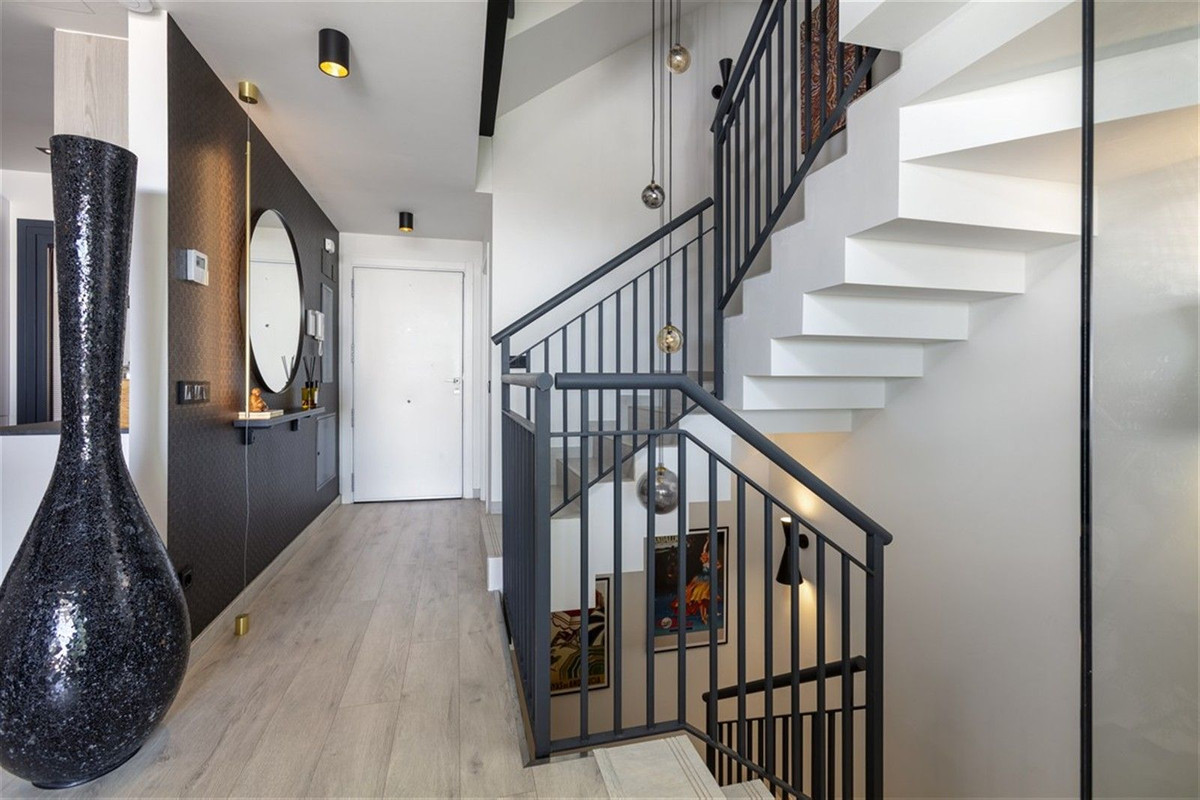 01549613a7ba5990c8e8b6615a0f4c9c - 22