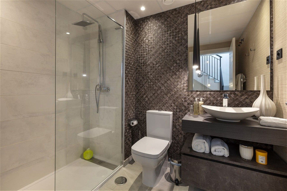 01549613a7ba5990c8e8b6615a0f4c9c - 32