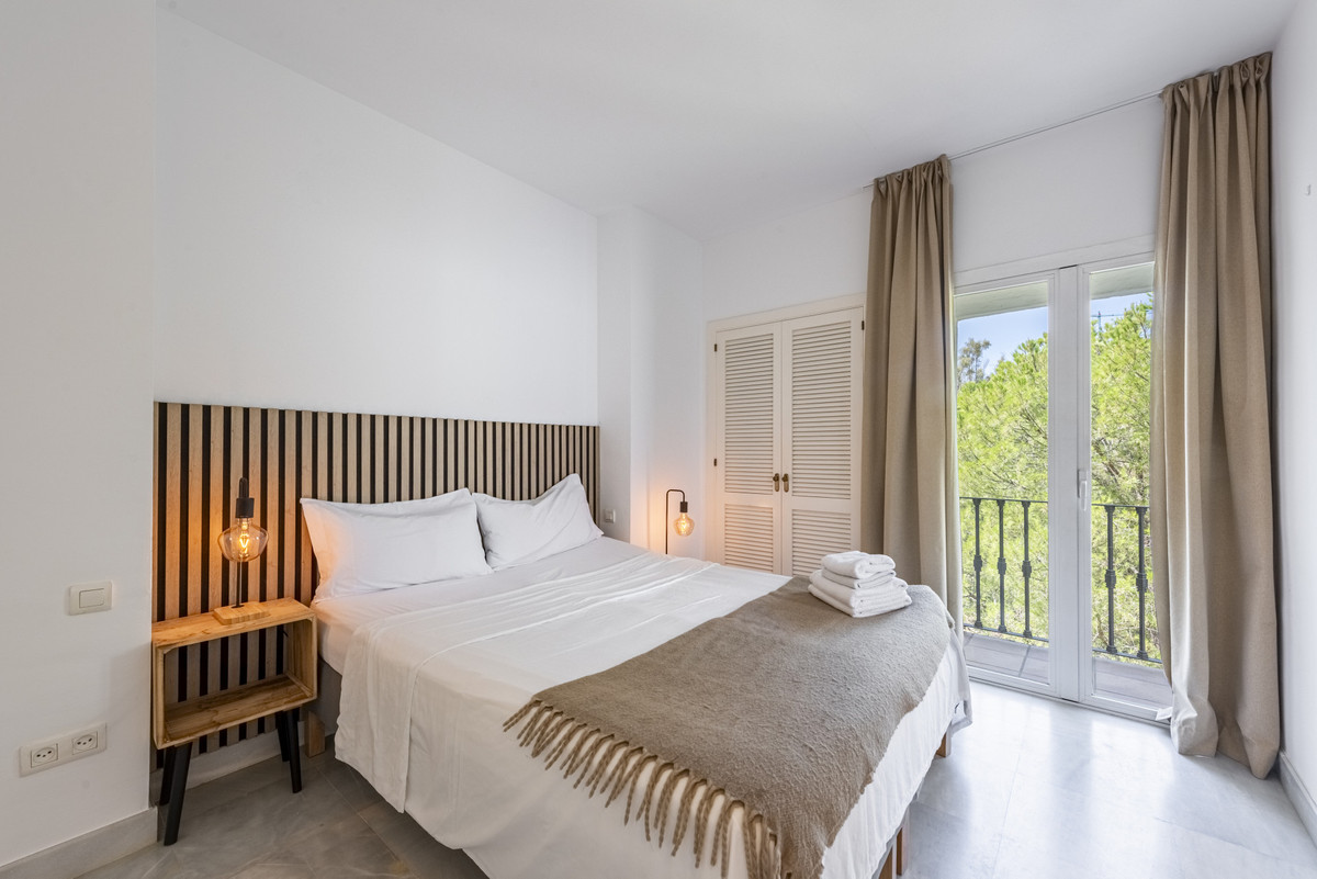 01e313546cdd5b287c2d53e2eec7fa45 - 11