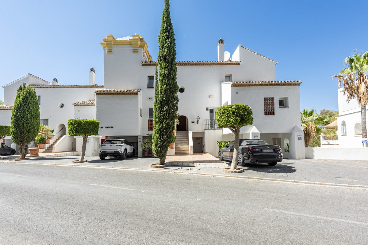 01e313546cdd5b287c2d53e2eec7fa45 - 18