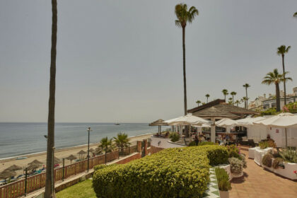 0270783490bf9d2ef7ba53d12f9e47d9 - 17