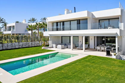 02c596b13676367468d50f09d12093b5 - 1