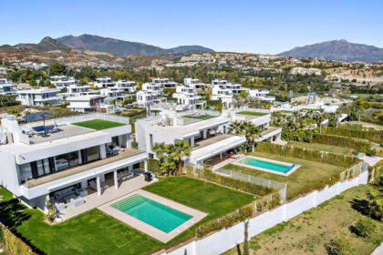 02c596b13676367468d50f09d12093b5 - 3