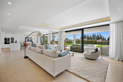 02c596b13676367468d50f09d12093b5 - 32