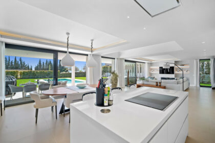 02c596b13676367468d50f09d12093b5 - 37