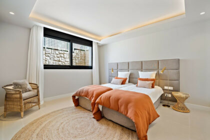 02c596b13676367468d50f09d12093b5 - 50