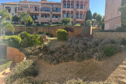 0315be0fa83fe5aa5ee42a946e552e5f - 15