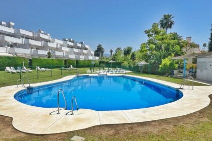 037e0391611ad741f609257c4c27d6fc - 1