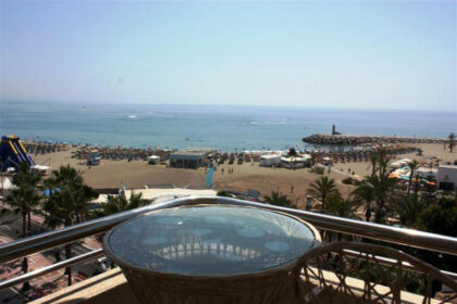 043ed4c53085f0f0df0b8c2fad83a928 - 1