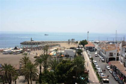 043ed4c53085f0f0df0b8c2fad83a928 - 14