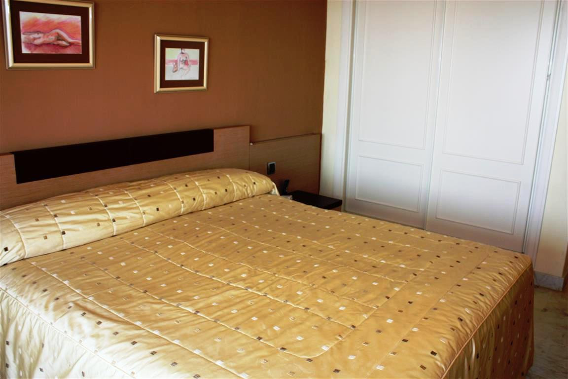 043ed4c53085f0f0df0b8c2fad83a928 - 16