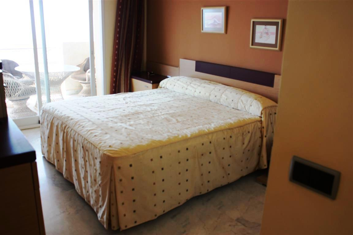 043ed4c53085f0f0df0b8c2fad83a928 - 17